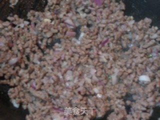 肉饼新吃--香煎牛肉饼的做法步骤：5