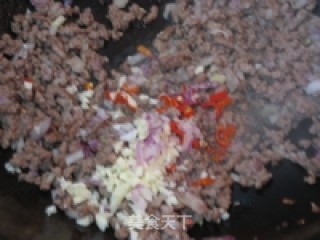 肉饼新吃--香煎牛肉饼的做法步骤：5