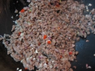 肉饼新吃--香煎牛肉饼的做法步骤：5
