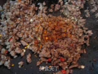肉饼新吃--香煎牛肉饼的做法步骤：5