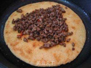 肉饼新吃--香煎牛肉饼的做法步骤：5