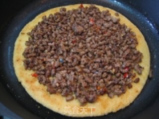 肉饼新吃--香煎牛肉饼的做法步骤：5
