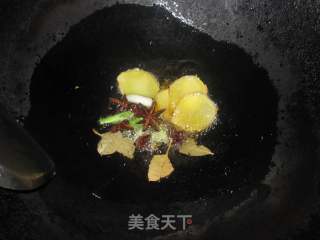 百叶结红烧肉的做法步骤：2