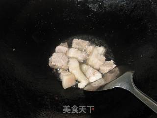 百叶结红烧肉的做法步骤：2
