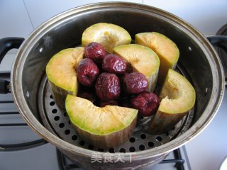 鸡头米南瓜红枣羹的做法步骤：2