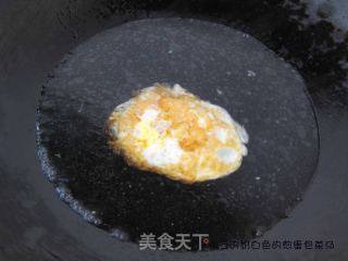 奶白色的煎蛋包菜汤的做法步骤：4