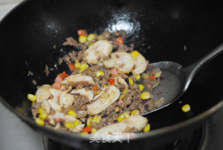 菇香牛肉意大利面的做法步骤：4
