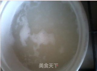小朋友的蘑菇牛肉粥的做法步骤：2