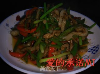 青红椒蒜苔肉丝的做法