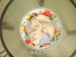 “红黄绿”炒猪肚的做法步骤：2