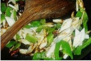 酱爆茭白盖浇饭的做法步骤：2