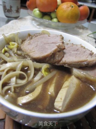 酱牛肉汤面的做法步骤：2