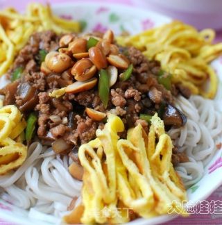 “三酱合一”炸酱香的做法步骤：2
