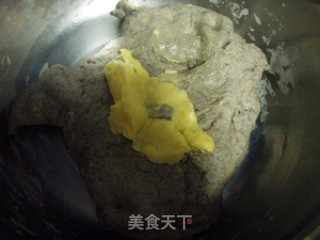 适合秋冬健康养生--黑芝麻核桃吐司（吐司之旅5）的做法步骤：5
