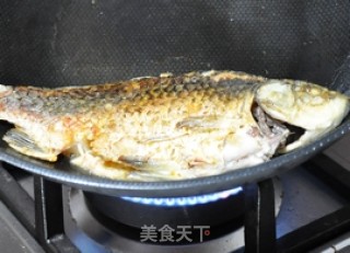 鲫鱼荷包蛋萝卜丝汤的做法步骤：2