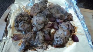 烤黑椒鸡腿肉的做法步骤：2