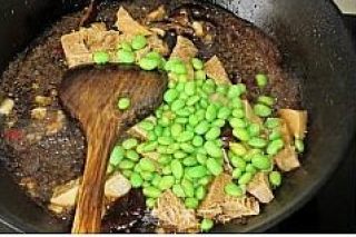 毛豆香菇烧冻豆腐的做法步骤：3