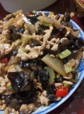 泡椒木耳肉丝的做法