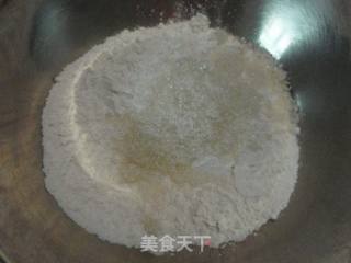 漂亮的紫薯花卷的做法步骤：2