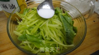 爽口小菜--凉拌莴笋丝的做法步骤：4