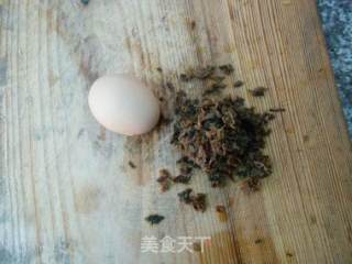 平凡．爱的味道—梅干菜炒鸡蛋的做法步骤：4