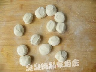 奶黄包的做法步骤：2