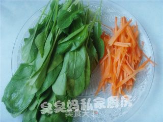 菠菜鸡蛋拌粉丝的做法步骤：2