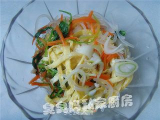 菠菜鸡蛋拌粉丝的做法步骤：2