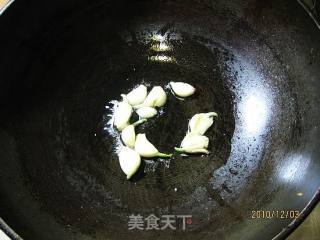 梅菜炒鸡的做法步骤：2