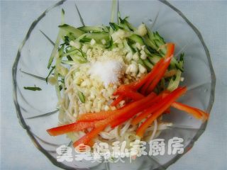 金针菇拌黄瓜的做法步骤：2