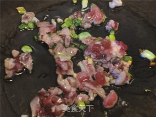腊肉五彩蝴蝶面的做法步骤：4