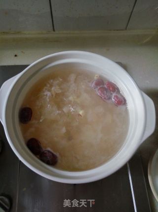 银耳雪梨莲子羹的做法