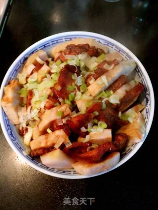 炮弹芋头烩五花肉的做法