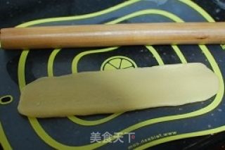 香酥红豆卷的做法步骤：4