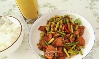 蒜苔炒鸡肉的做法