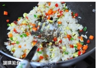 蛋蔬腊味饭的做法步骤：2
