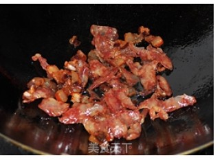 鱼香腊味饭的做法步骤：2