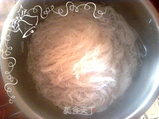 蒸白菜肉饺子的做法步骤：2