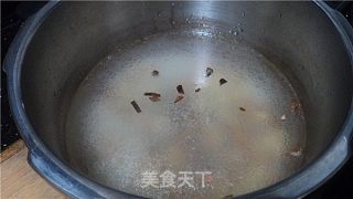 江瑶柱白果粥的做法步骤：2