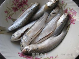 酱油鱼的做法步骤：2