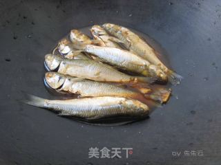 酱油鱼的做法步骤：2