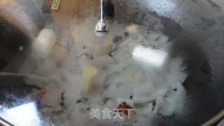 美容佳品---彩色肉皮冻的做法步骤：4
