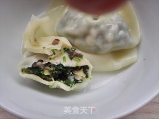 金花菜黑木耳馄饨的做法