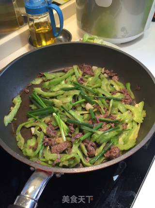 凉瓜炒牛肉的做法