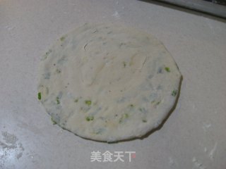 中国式批萨--葱油饼的做法步骤：3