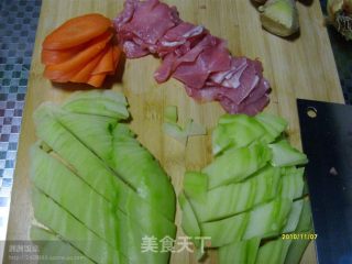 佛手炒肉片的做法步骤：2