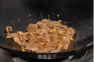 芹菜炒肉丝的做法步骤：2