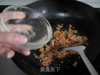 肉酱虾仁拌意面的做法步骤：5