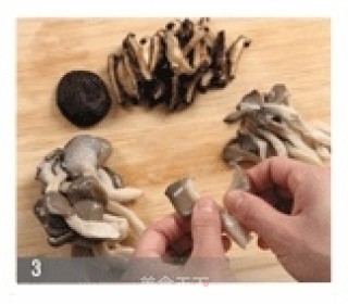 韩国牛肉蘑菇锅面的做法的做法步骤：2