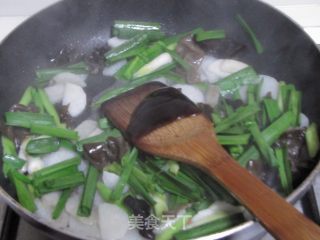 大蒜木耳炒山药的做法步骤：2